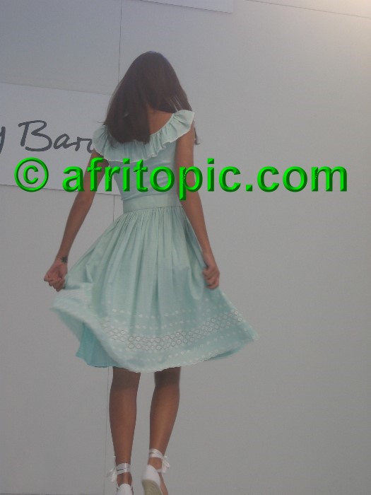 ../Images/Krefeld-Strssenmodenschau-2005 030.jpg